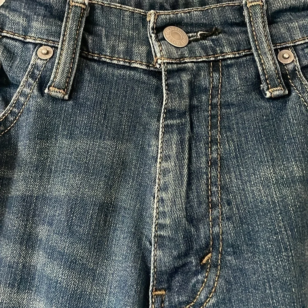 size 30x30 Levi’s Strauss bootcut medium wash jeans